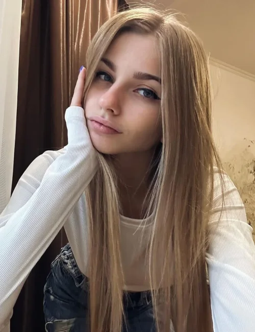 Mira photo 8, european, slim, blonde hair, 170 cm, 50 kg, Medium bust, Hong Kong