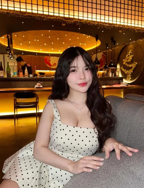 Ariana photo 2, asian, petite, black hair, 155 cm, 47 kg, Large bust, Hong Kong