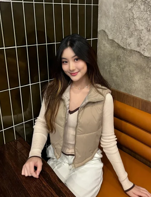 Vera photo 5, asian, slim, brunette, 167 cm, 49 kg, Large bust, Hong Kong