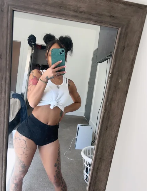 Mira photo 2, latino, curvy, black hair, 180 cm, 67 kg, Medium bust, Hong Kong