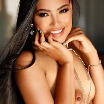 Vera photo 5, latino, athletic, black hair, 173 cm, 57 kg, Medium bust, Hong Kong