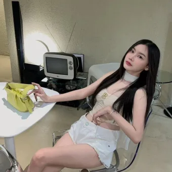 Sofia photo 2, asian, slim, black hair, 167 cm, 50 kg, Medium bust, Hong Kong