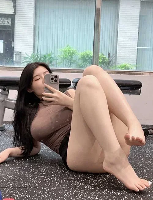 Eva photo 6, asian, average, black hair, 168 cm, 63 kg, Large bust, Hong Kong