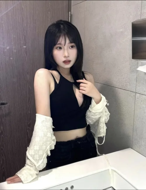 Nika photo 3, asian, slim, black hair, 166 cm, 47 kg, Large bust, Hong Kong