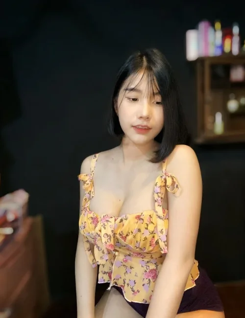 Nika photo 5, asian, petite, black hair, 155 cm, 50 kg, Large bust, Hong Kong