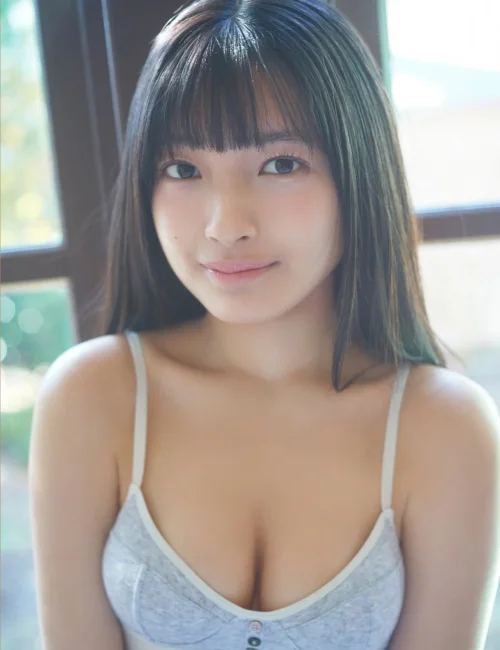 Lina photo 2, asian, petite, black hair, 157 cm, 53 kg, Large bust, Hong Kong