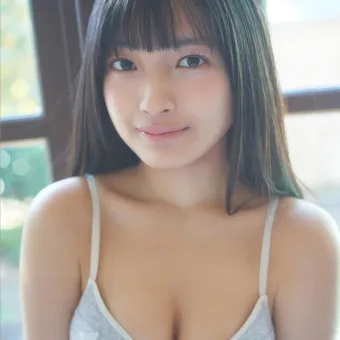 Lina photo 2, asian, petite, black hair, 157 cm, 53 kg, Large bust, Hong Kong