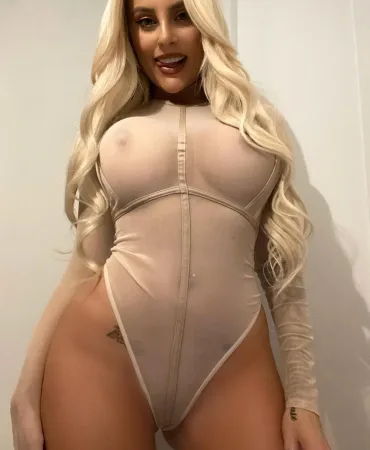 Ariana photo 1, middle eastern, athletic, blonde hair, 173 cm, 60 kg, Large bust, Hong Kong