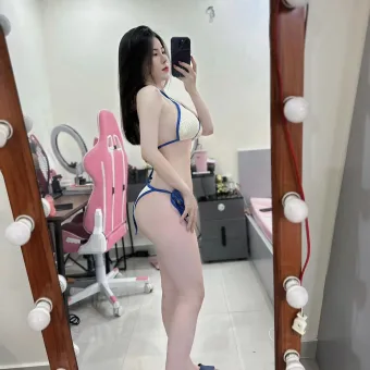 Ariana photo 2, asian, slim, black hair, 166 cm, 50 kg, Large bust, Hong Kong