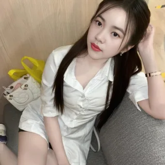 Lina photo 4, asian, petite, black hair, 157 cm, 47 kg, Large bust, Hong Kong