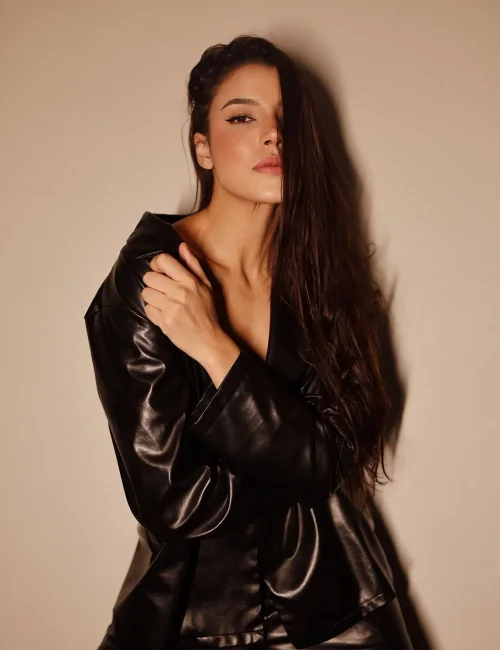 Vera photo 1, european, slim, brunette, 178 cm, 60 kg, Medium bust, Hong Kong