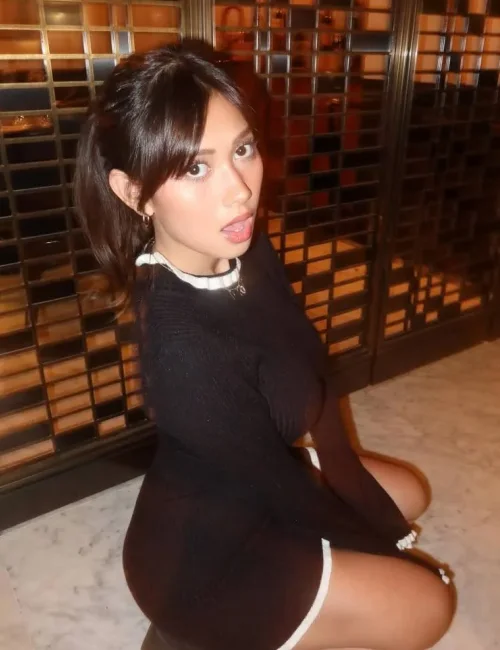 Mila photo 4, latino, slim, black hair, 168 cm, 51 kg, Large bust, Hong Kong