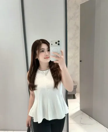 Sofia photo 1, asian, slim, brunette, 167 cm, 50 kg, Medium bust, Hong Kong