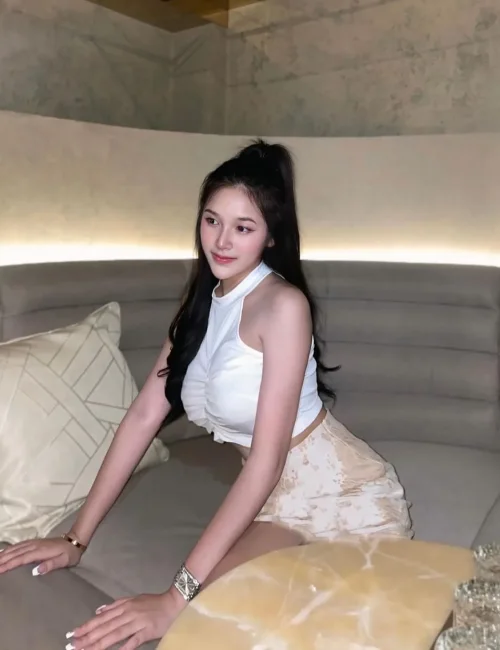 Lina photo 4, asian, slim, black hair, 165 cm, 51 kg, Large bust, Hong Kong