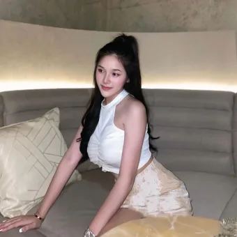 Lina photo 4, asian, slim, black hair, 165 cm, 51 kg, Large bust, Hong Kong