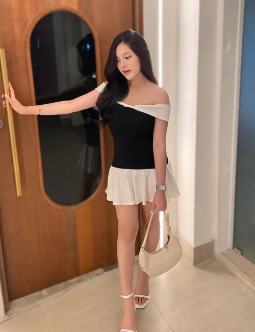 Lina photo 6, asian, slim, black hair, 165 cm, 51 kg, Large bust, Hong Kong
