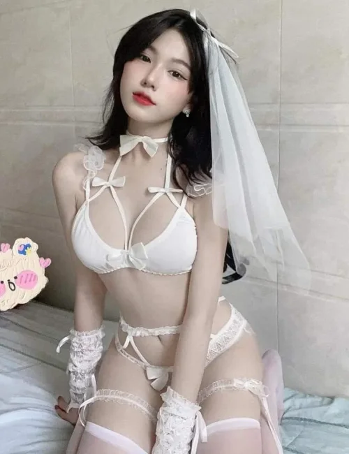 Lina photo 1, asian, slim, black hair, 163 cm, 49 kg, Large bust, Hong Kong