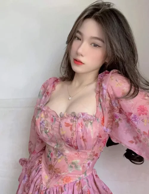 Lina photo 3, asian, slim, black hair, 163 cm, 49 kg, Large bust, Hong Kong