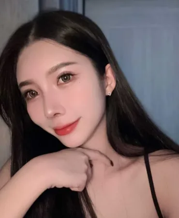 Ariana photo 1, asian, slim, black hair, 166 cm, 49 kg, Medium bust, Hong Kong
