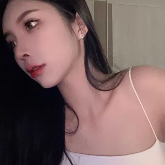 Ariana photo 2, asian, slim, black hair, 166 cm, 49 kg, Medium bust, Hong Kong