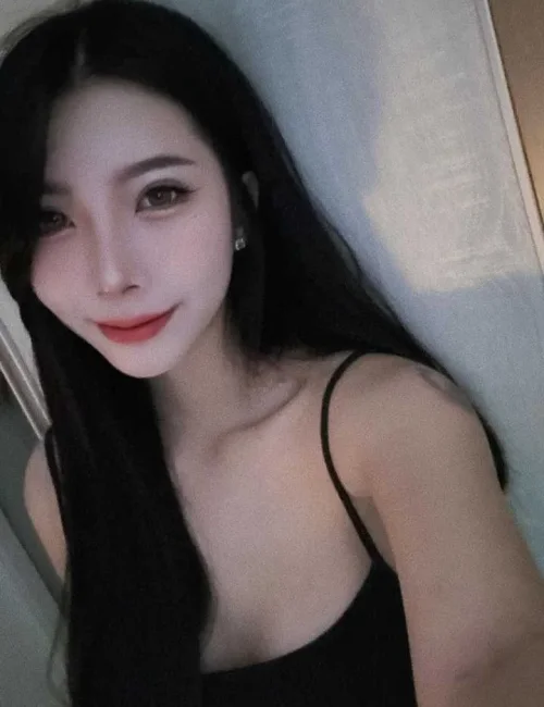 Ariana photo 3, asian, slim, black hair, 166 cm, 49 kg, Medium bust, Hong Kong