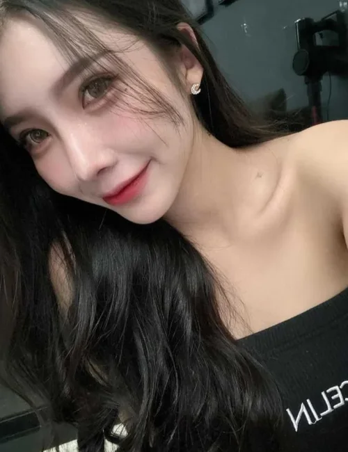 Ariana photo 4, asian, slim, black hair, 166 cm, 49 kg, Medium bust, Hong Kong