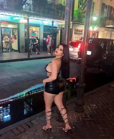 Mira photo 1, european, slim, black hair, 171 cm, 47 kg, Medium bust, Hong Kong