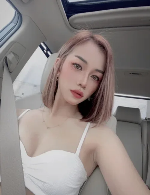 Mila photo 2, asian, petite, auburn hair, 153 cm, 43 kg, Medium bust, Hong Kong