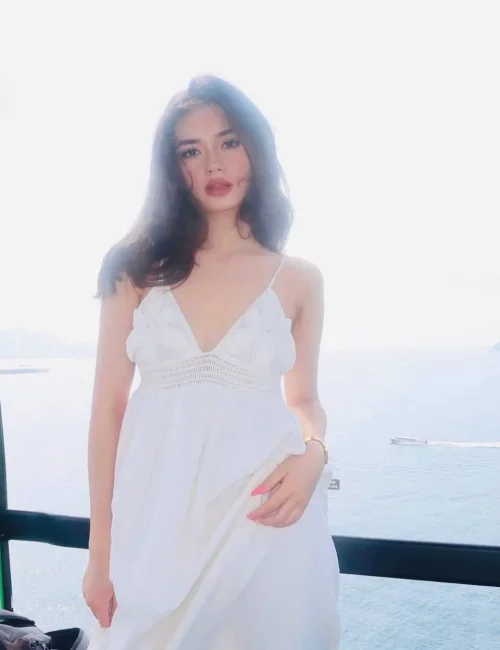 Vera photo 4, european, slim, black hair, 171 cm, 55 kg, Medium bust, Hong Kong