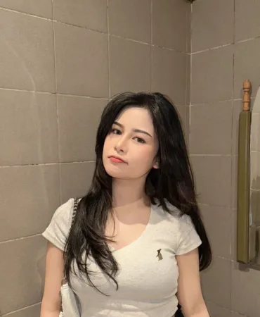Ariana photo 1, asian, slim, black hair, 166 cm, 46 kg, Medium bust, Hong Kong