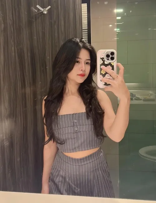 Ariana photo 2, asian, slim, black hair, 166 cm, 46 kg, Medium bust, Hong Kong