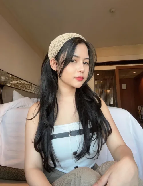 Ariana photo 3, asian, slim, black hair, 166 cm, 46 kg, Medium bust, Hong Kong