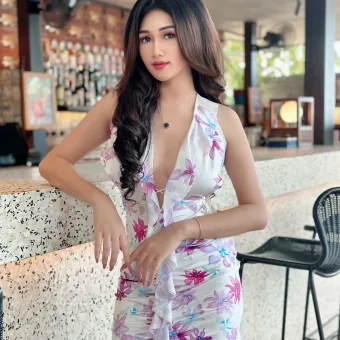 Lina photo 2, asian, slim, black hair, 165 cm, 45 kg, Medium bust, Hong Kong
