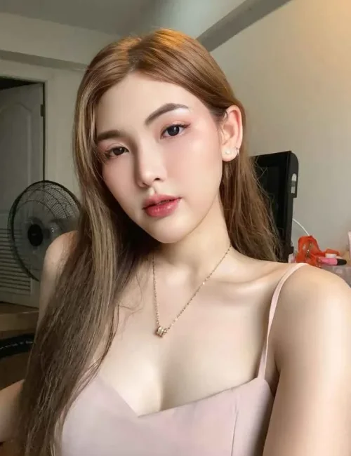 Ariana photo 1, asian, slim, black hair, 165 cm, 49 kg, Large bust, Hong Kong