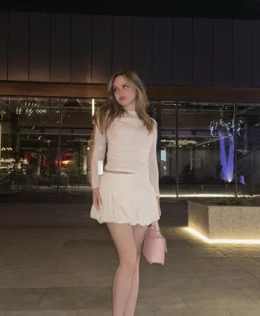 Mira photo 1, european, athletic, blonde hair, 167 cm, 55 kg, Medium bust, Hong Kong