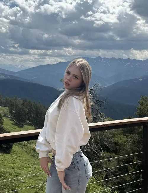 Mira photo 2, european, athletic, blonde hair, 167 cm, 55 kg, Medium bust, Hong Kong
