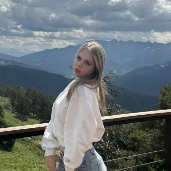 Mira photo 2, european, athletic, blonde hair, 167 cm, 55 kg, Medium bust, Hong Kong