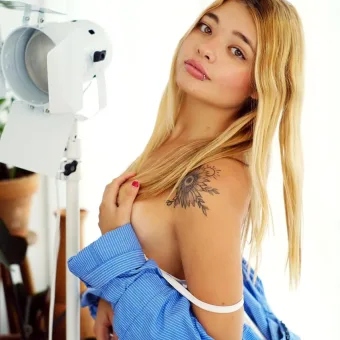 Vera photo 5, latino, slim, blonde hair, 165 cm, 50 kg, Small bust, Hong Kong