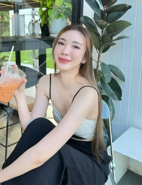 Mila photo 2, asian, slim, brunette, 165 cm, 48 kg, Medium bust, Hong Kong