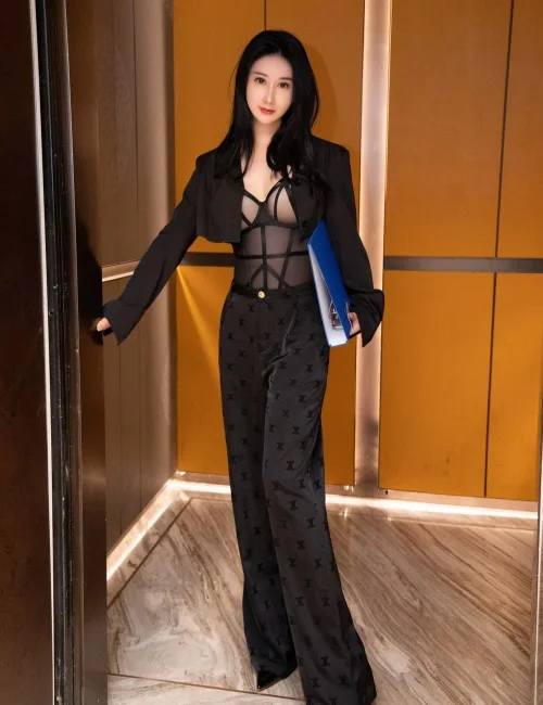 Sofia photo 3, asian, slim, black hair, 169 cm, 49 kg, Large bust, Hong Kong