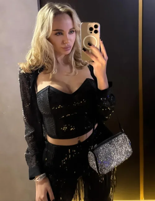 Lina photo 5, european, athletic, blonde hair, 168 cm, 55 kg, Large bust, Hong Kong