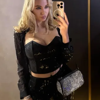 Lina photo 5, european, athletic, blonde hair, 168 cm, 55 kg, Large bust, Hong Kong