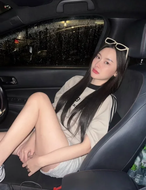 Mira photo 7, asian, slim, black hair, 165 cm, 50 kg, Medium bust, Hong Kong