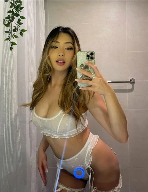 Ariana photo 5, asian, slim, brunette, 165 cm, 50 kg, Medium bust, Hong Kong
