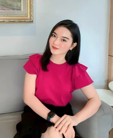 Ariana photo 1, asian, athletic, black hair, 163 cm, 53 kg, Medium bust, Hong Kong