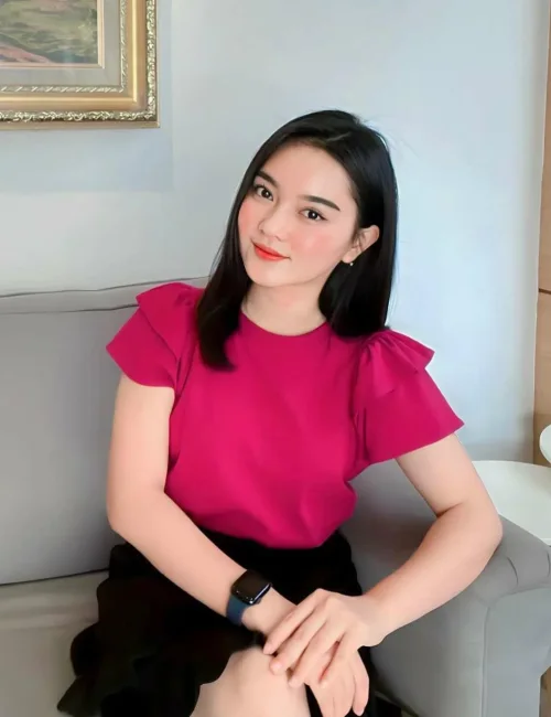 Ariana photo 1, asian, athletic, black hair, 163 cm, 53 kg, Medium bust, Hong Kong