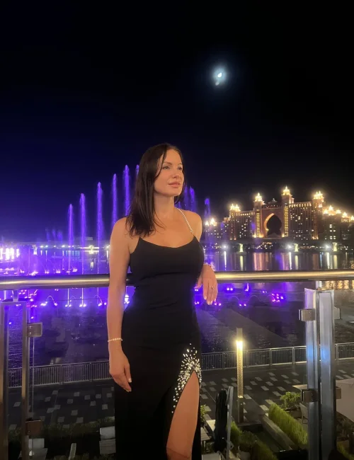 Sofia photo 4, european, slim, brunette, 168 cm, 53 kg, Medium bust, Hong Kong