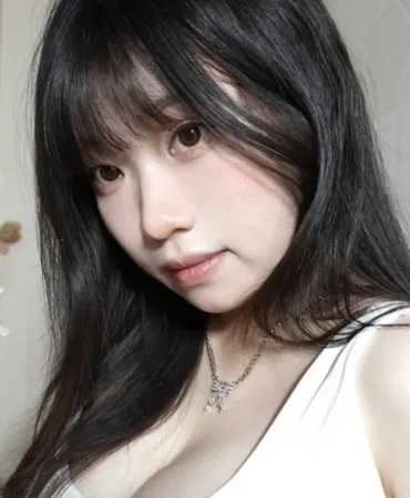 Eva photo 1, asian, slim, black hair, 166 cm, 47 kg, Large bust, Hong Kong
