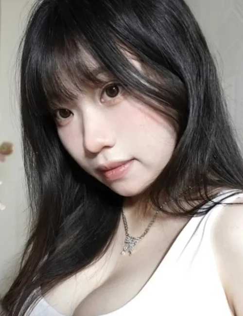 Eva photo 1, asian, slim, black hair, 166 cm, 47 kg, Large bust, Hong Kong