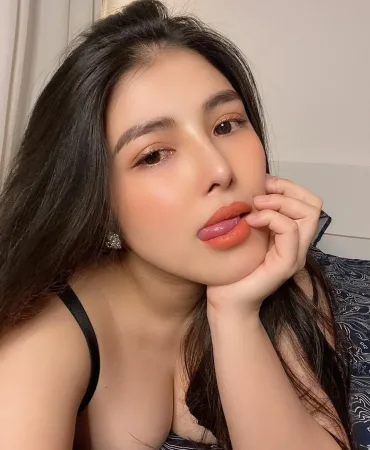 Nika photo 1, middle eastern, slim, black hair, 167 cm, 52 kg, Large bust, Hong Kong